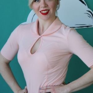 Tatyana Keynote Sexy Peach Vintage 1950's Pinup Stretch Keyhole Top w Darting
